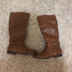 Brown boots, size 9